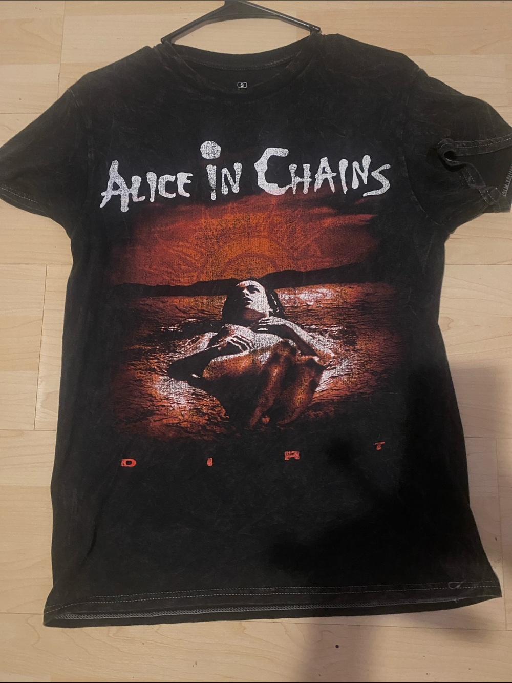 Men’s Alice In Chains Graphic Band Tee Size Small (NWOT)